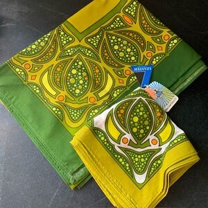 ATLILANO CATALÁ GESTOSO S.L.
Vintage Spanish Tablecloth & 4 Napkins